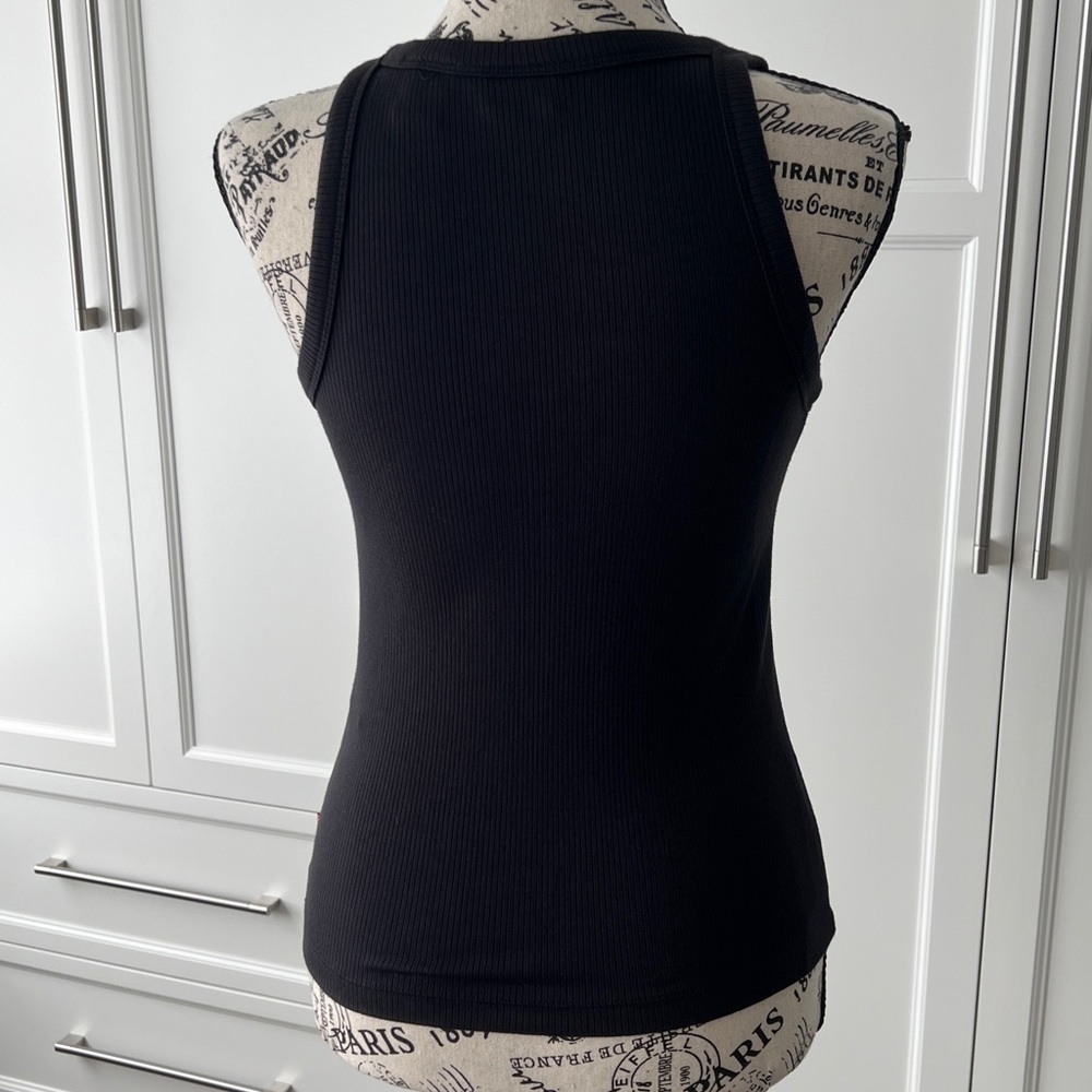 Levi’s Classic Black Ribbed Tank Top - Picture 2 of 3